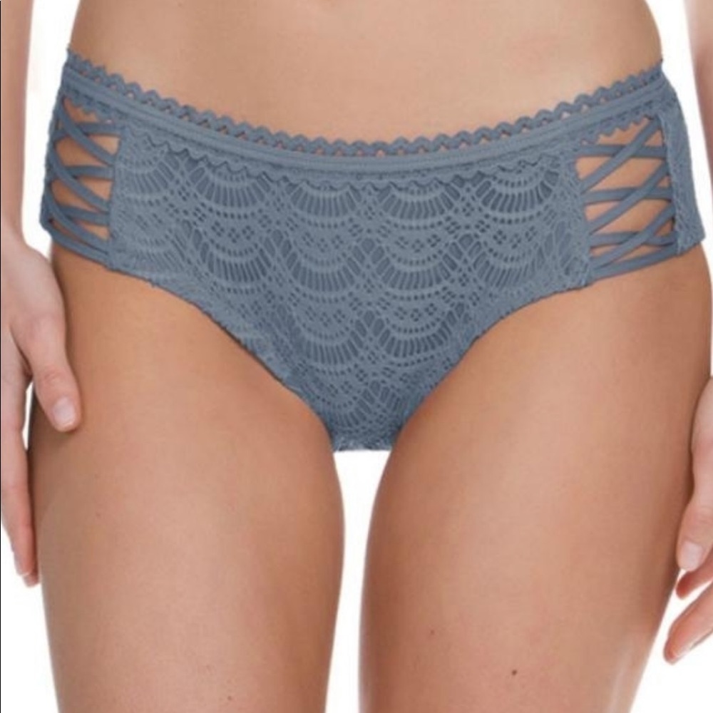 Becca TAB SIDE HIPSTER  size small